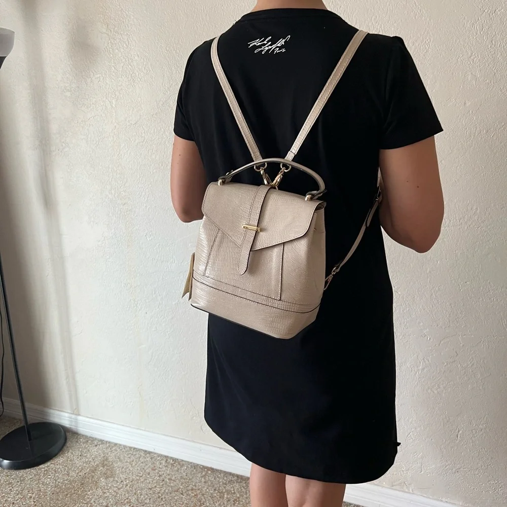 NWT DIVINA FIRENZE CONVERTIBLE BACKPACK SHOULDER BAG - Picture 4 of 10